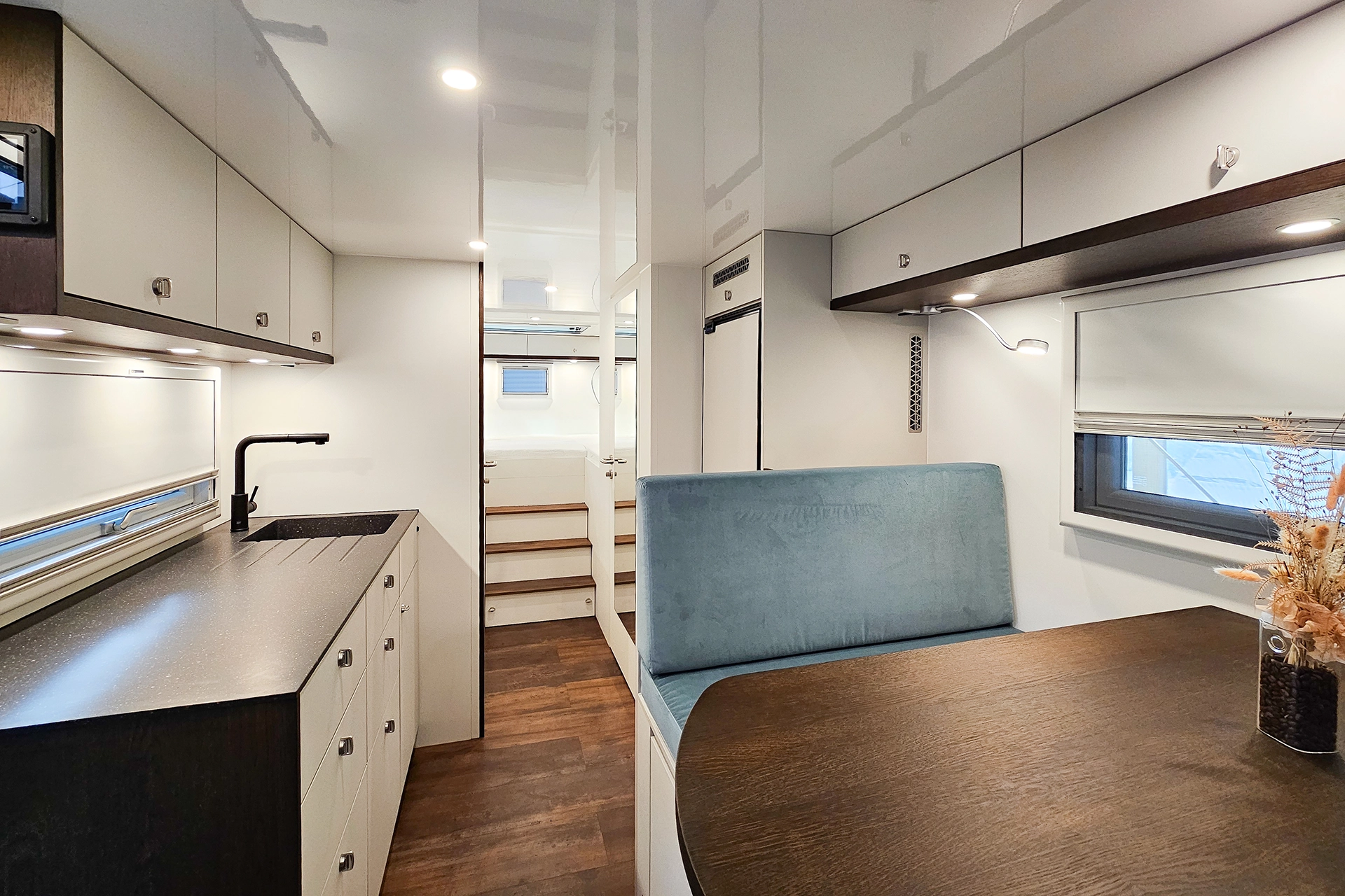 Wohnkabinen Innenausbau und Innenausstattung nach Wunsch